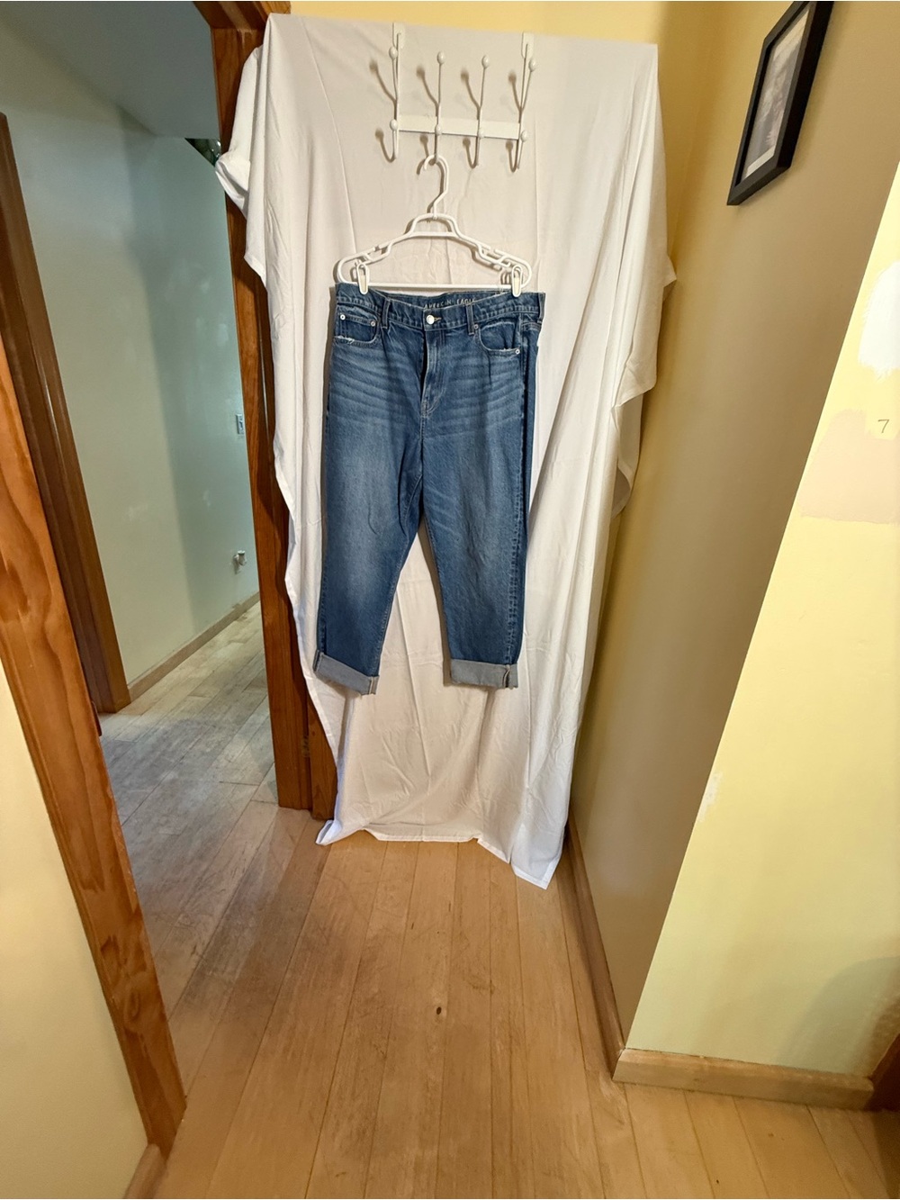 American eagle Classic Mid-Blue Cuffed Jeans